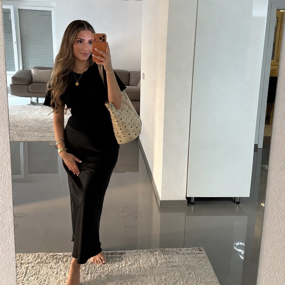Instagram Profilbild von elapolozhani_