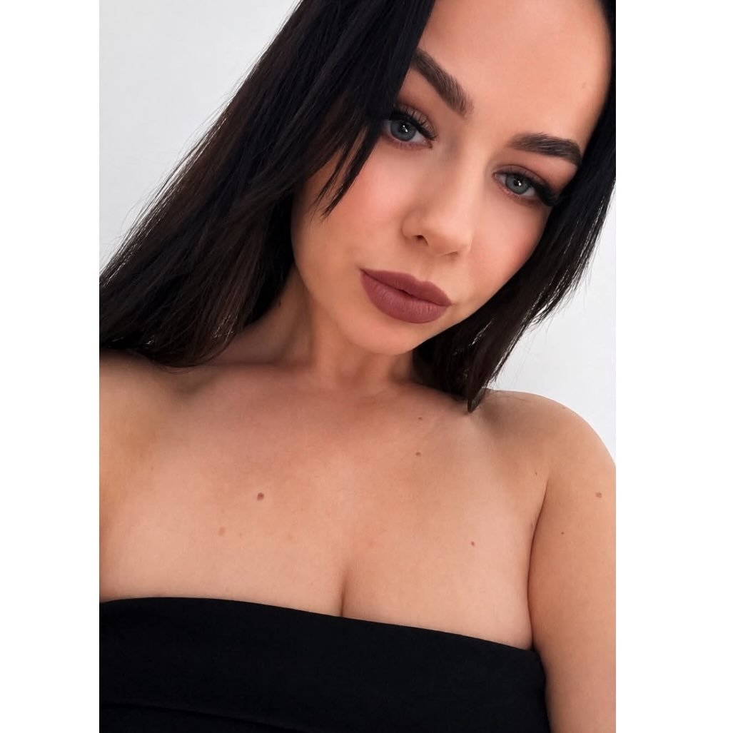 Instagram Profilbild von _blvcknn