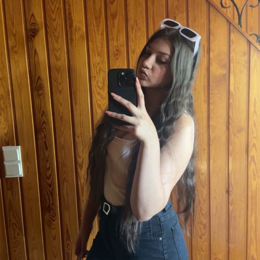 Instagram Profilbild von e.nadarovaaa