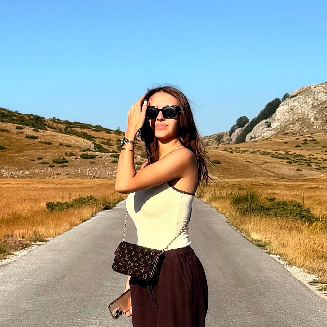 Instagram Profilbild von adeliinamuratii