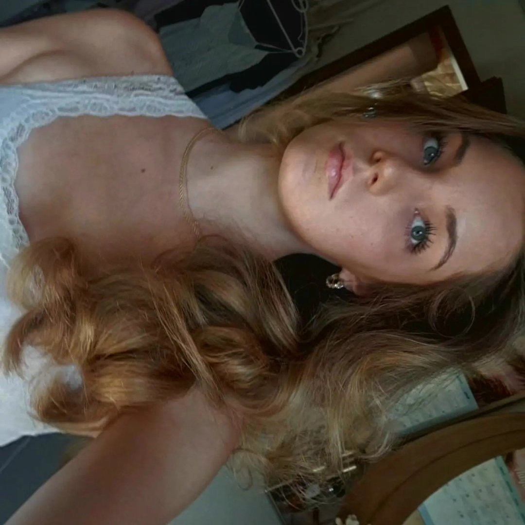 Instagram Profilbild von ellaklopfensteiin