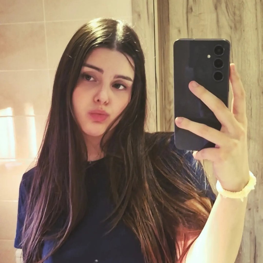 Instagram Profilbild von b_.yyi