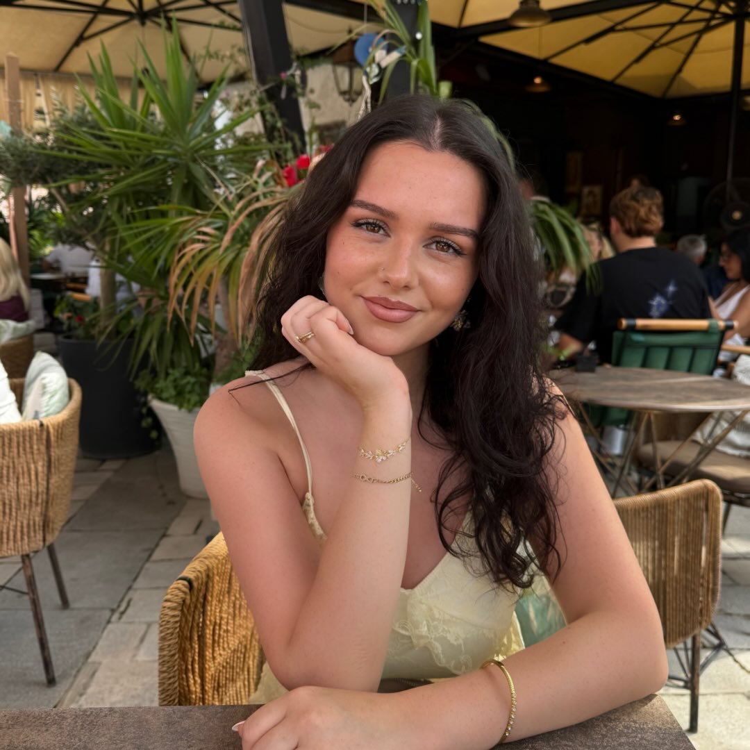 Instagram Profilbild von lauraahajdari