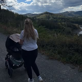 Instagram Profilbild von larilunatic