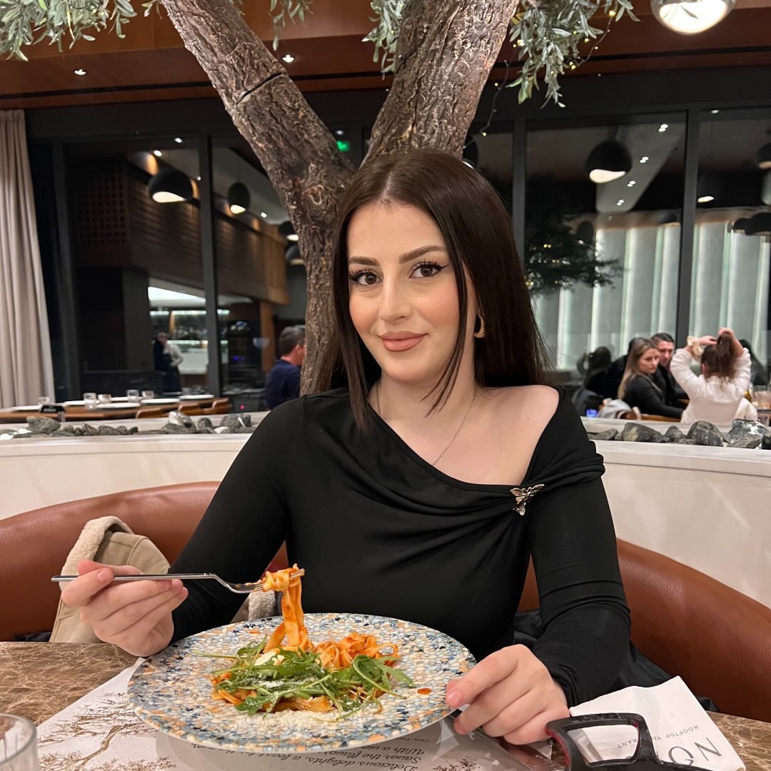 Instagram Profilbild von adelinazenullai_