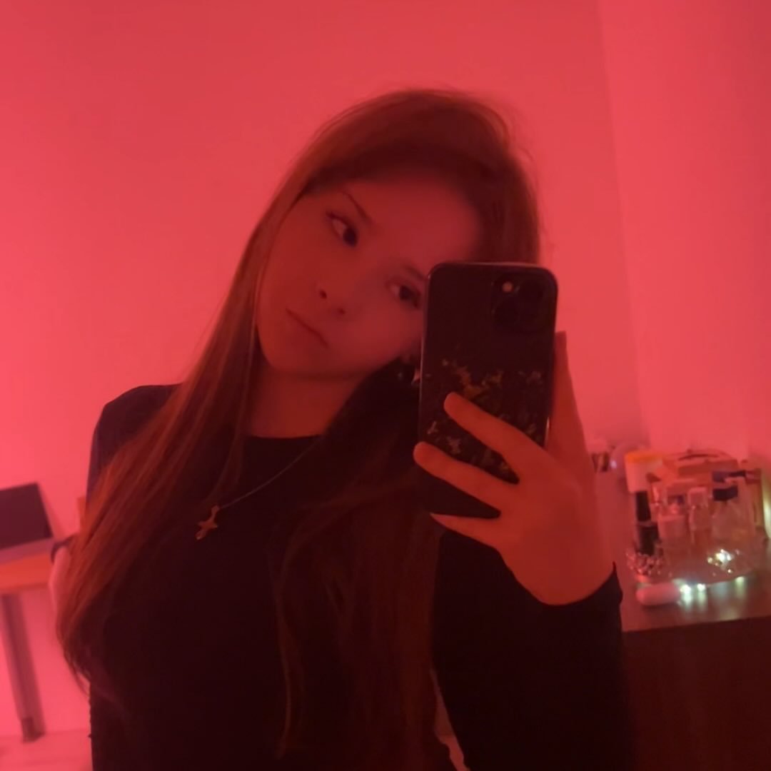 Instagram Profilbild von alina.blv08