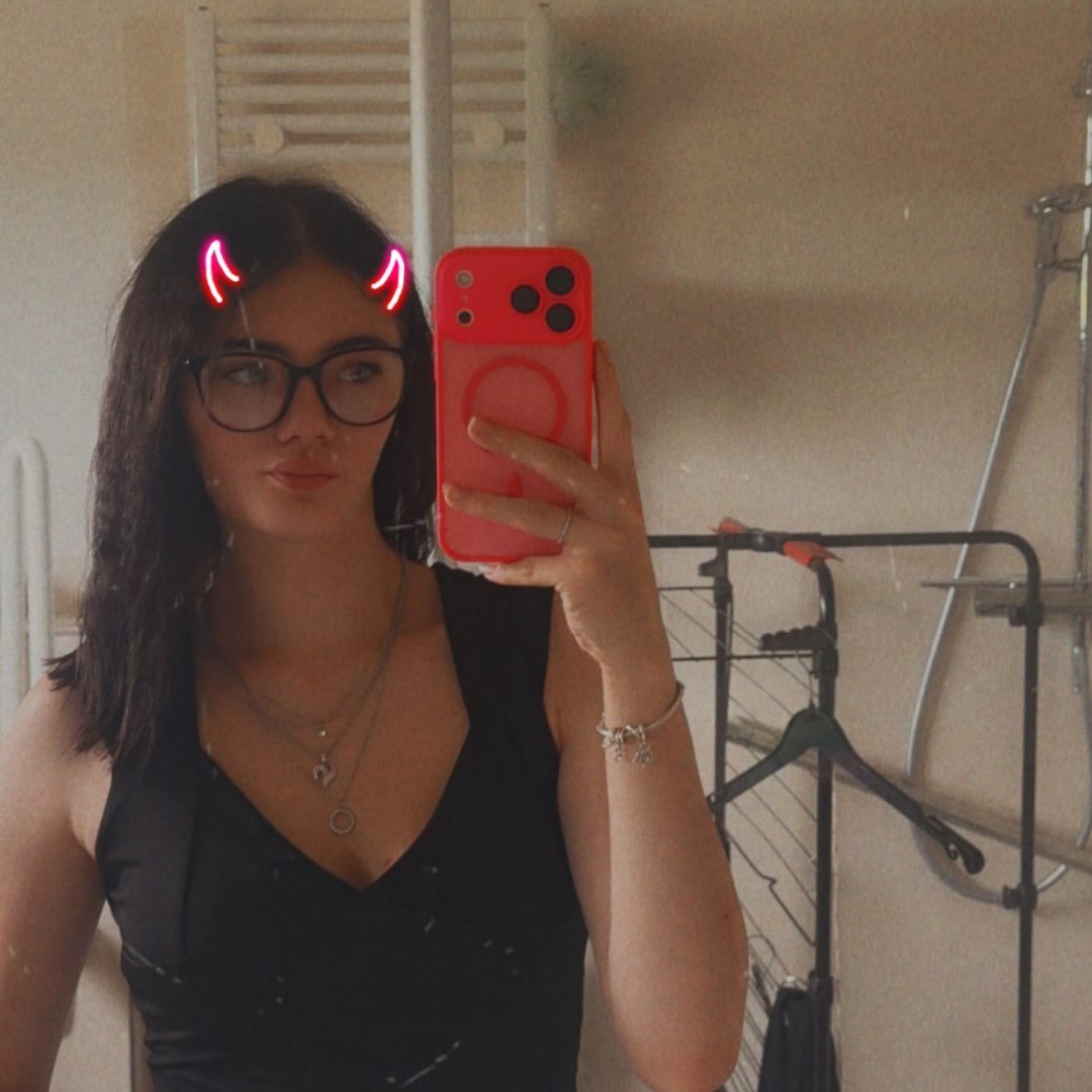 Instagram Profilbild von x.enola_155.x