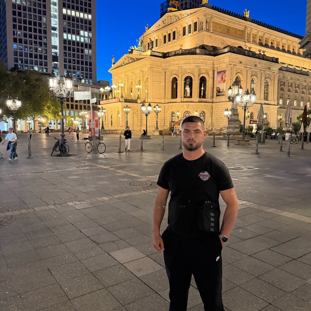 Instagram Profilbild von velikaqanolli