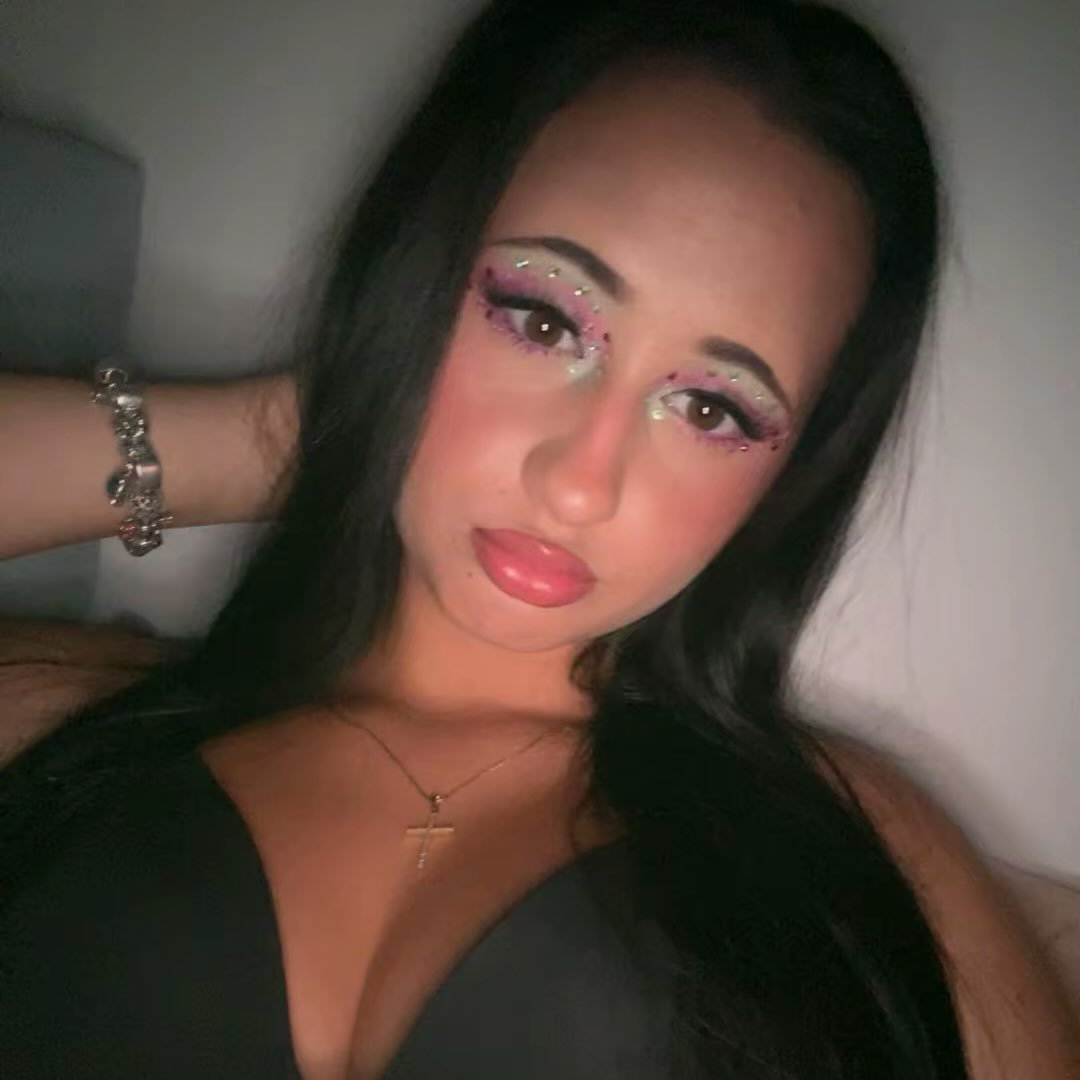 Instagram Profilbild von _csenge_hrvth