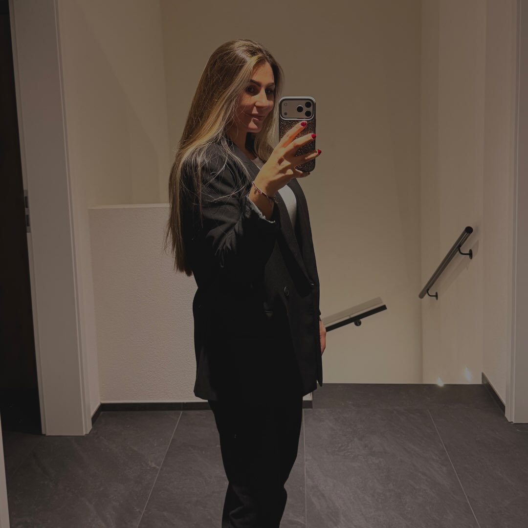 Instagram Profilbild von azra.dzemaili