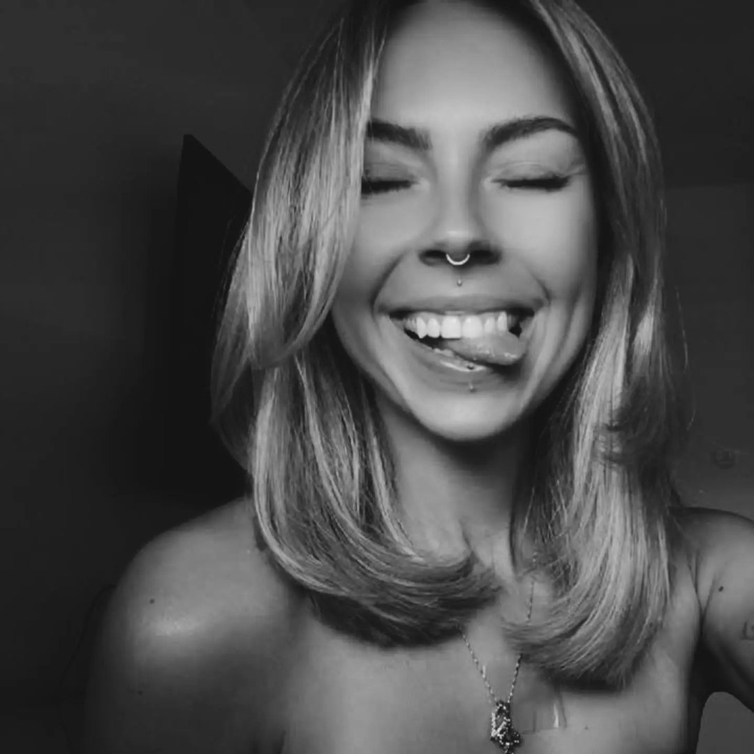 Instagram Profilbild von v.eroniic.a