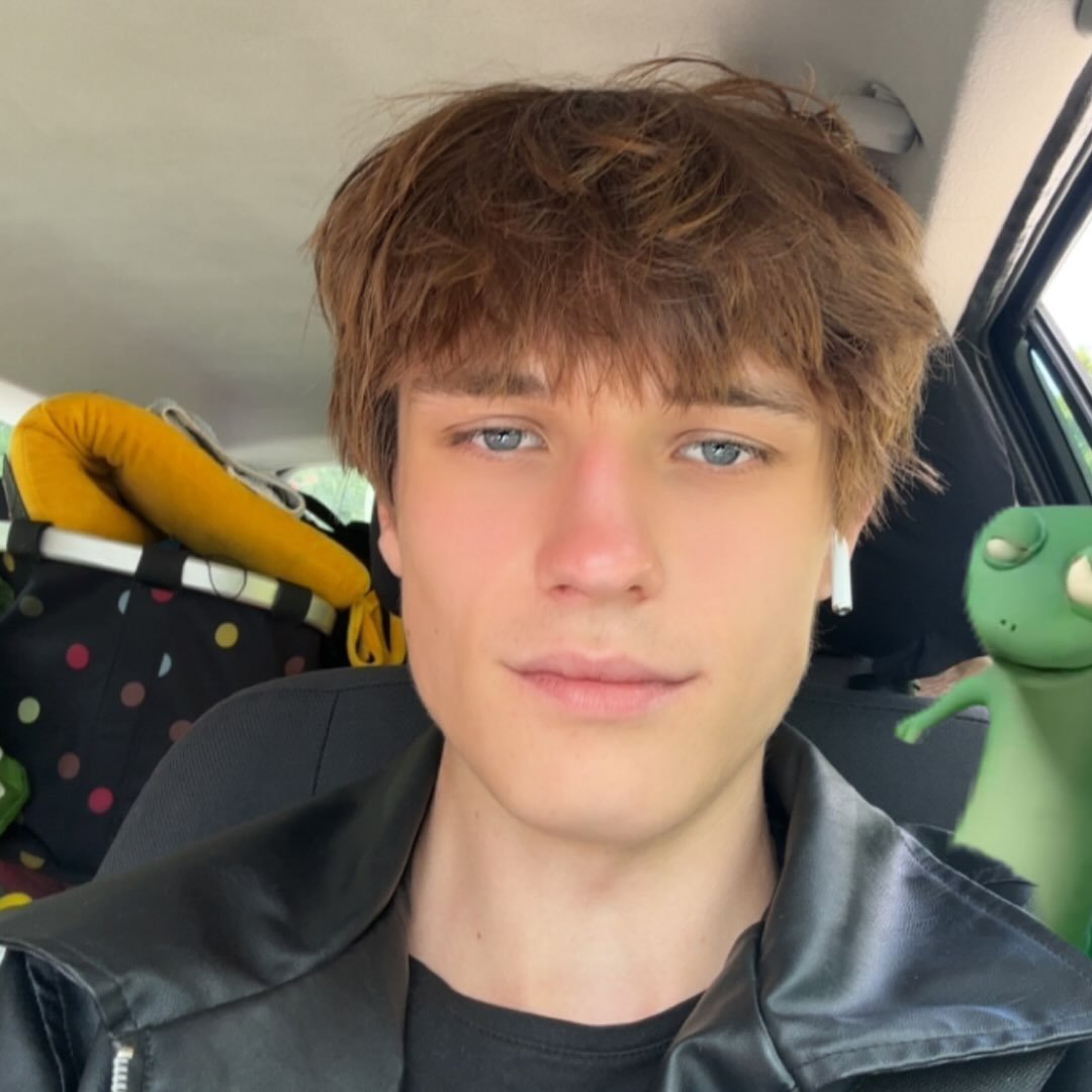 Instagram Profilbild von viervier.simon