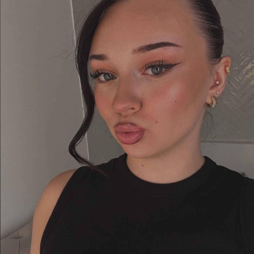 Instagram Profilbild von adelisazukanovicc
