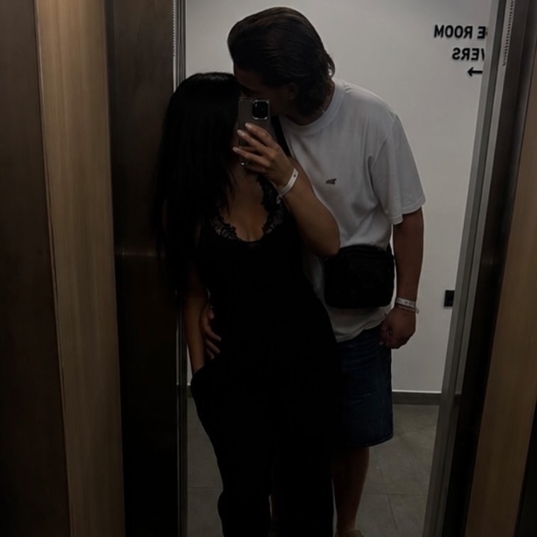 Instagram Profilbild von anesazahiri