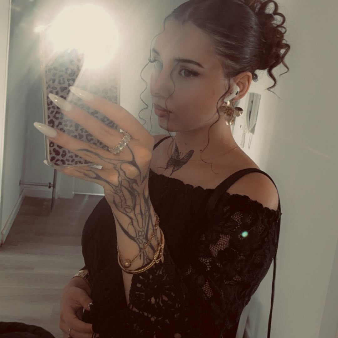 Instagram Profilbild von v4n8ia