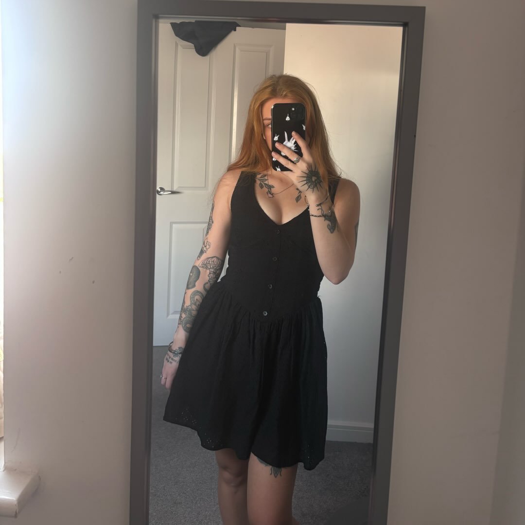 Instagram Profilbild von throughthelookingglass_xo