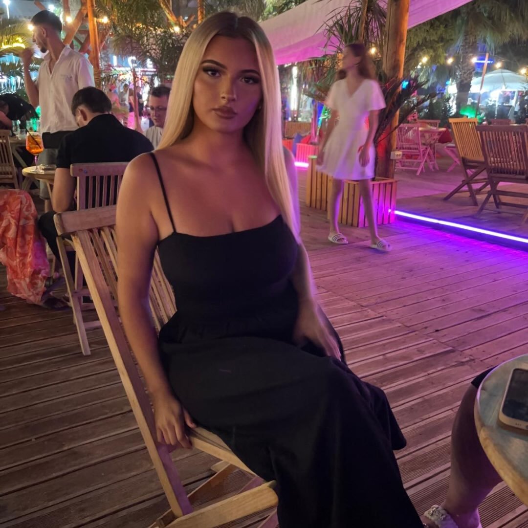 Instagram Profilbild von donaazenelaj