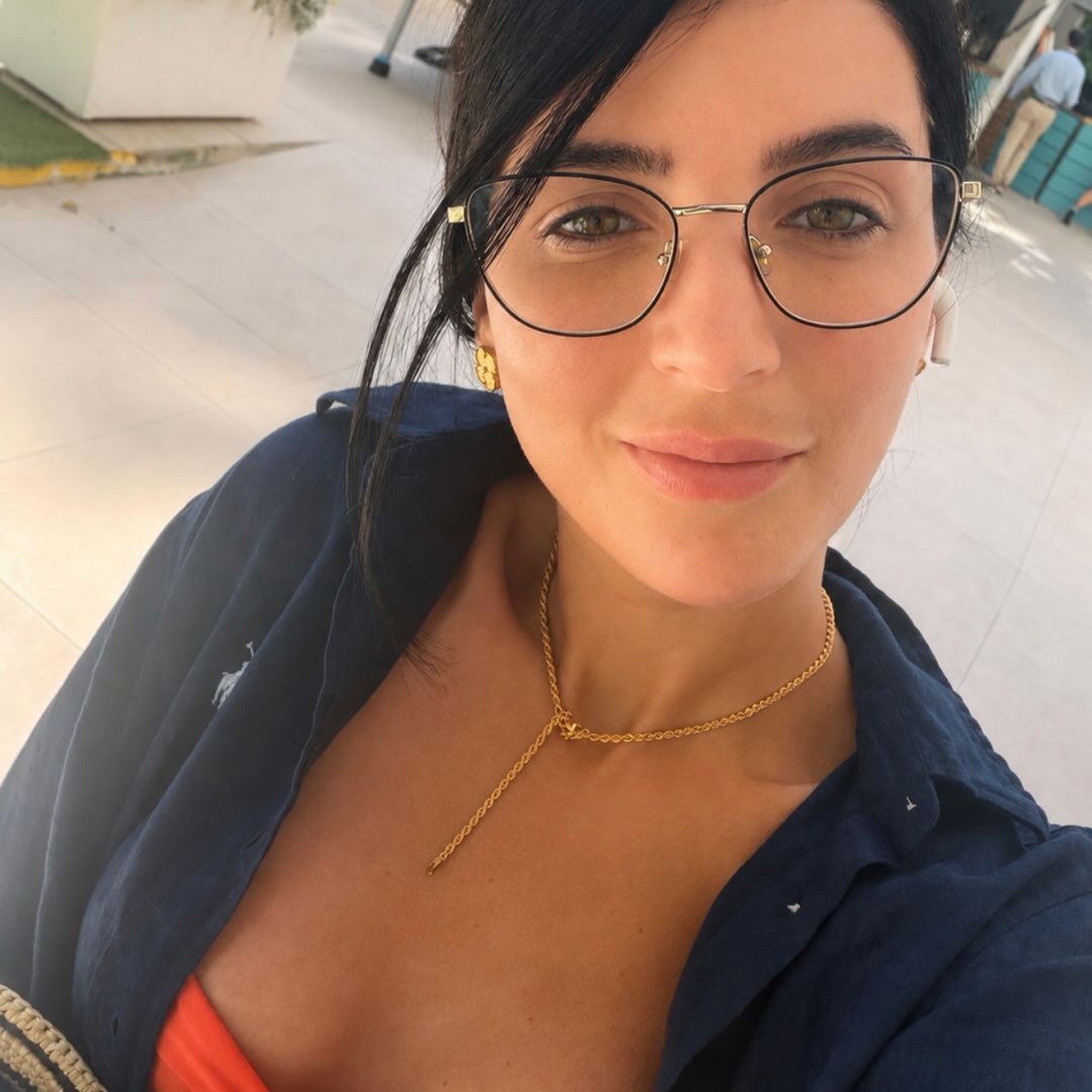 Instagram Profilbild von elly_abouezzi