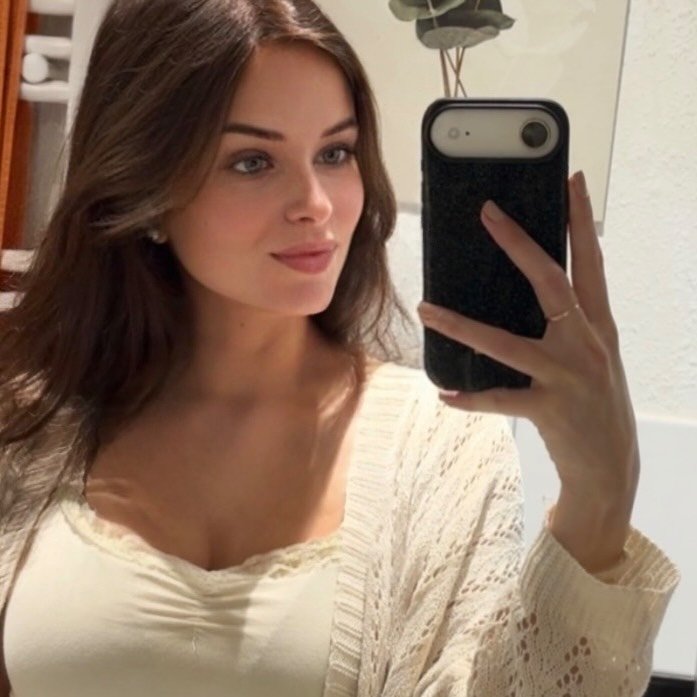 Instagram Profilbild von alina_isnk