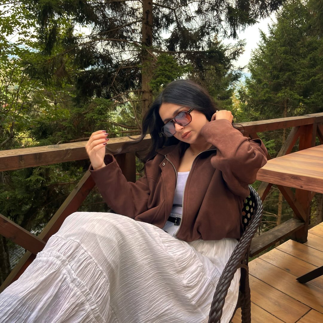 Instagram Profilbild von _yasemiinayvazz