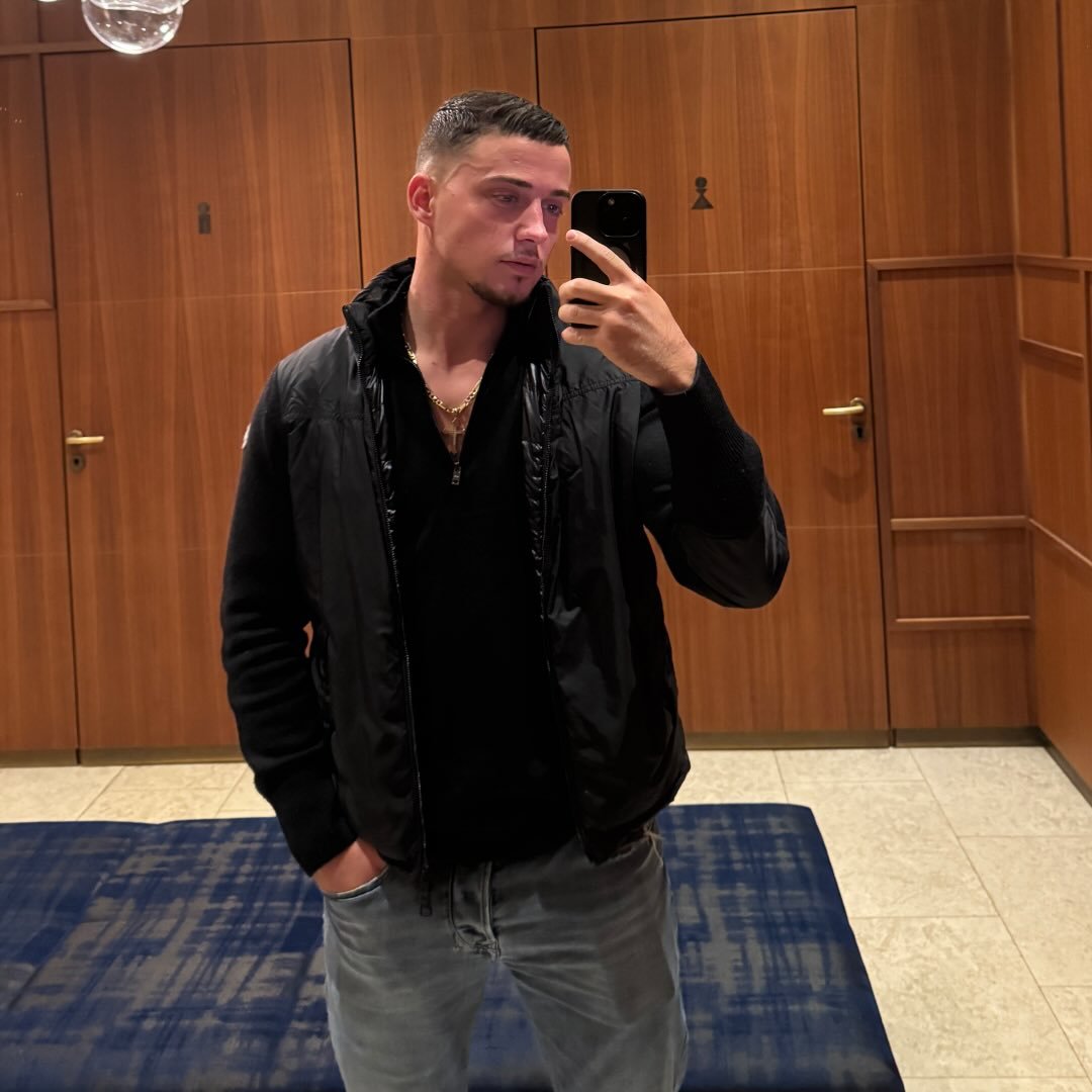 Instagram Profilbild von domenik_nushi