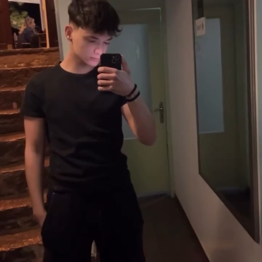Instagram Profilbild von _._al3x0uk0sss_._