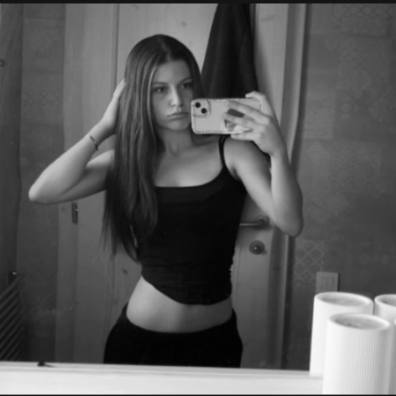 Instagram Profilbild von nela_purdekovaa