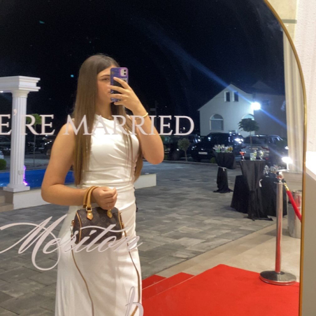 Instagram Profilbild von elmira_albb