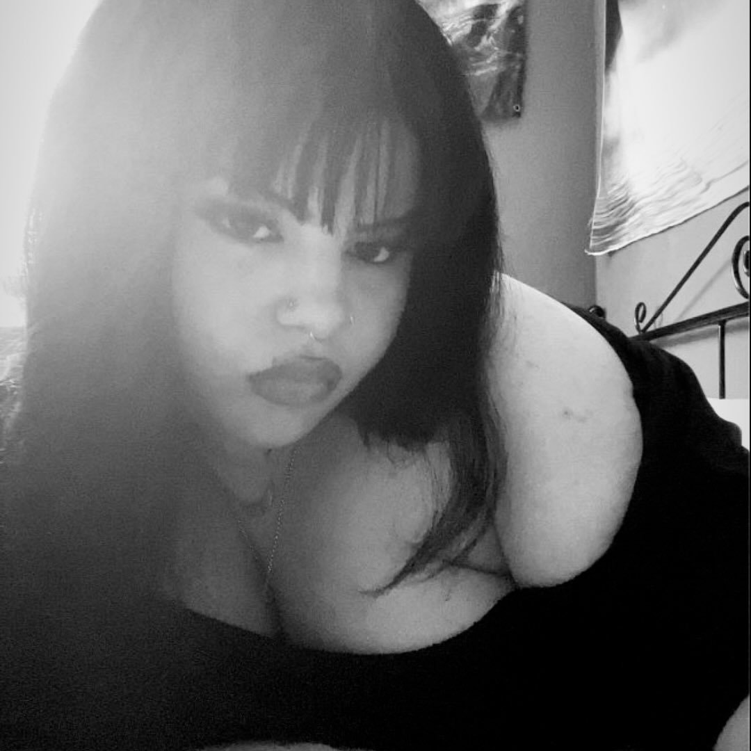 Instagram Profilbild von _m3eow._