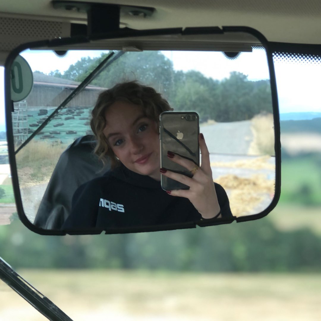 Instagram Profilbild von henni_prvt09