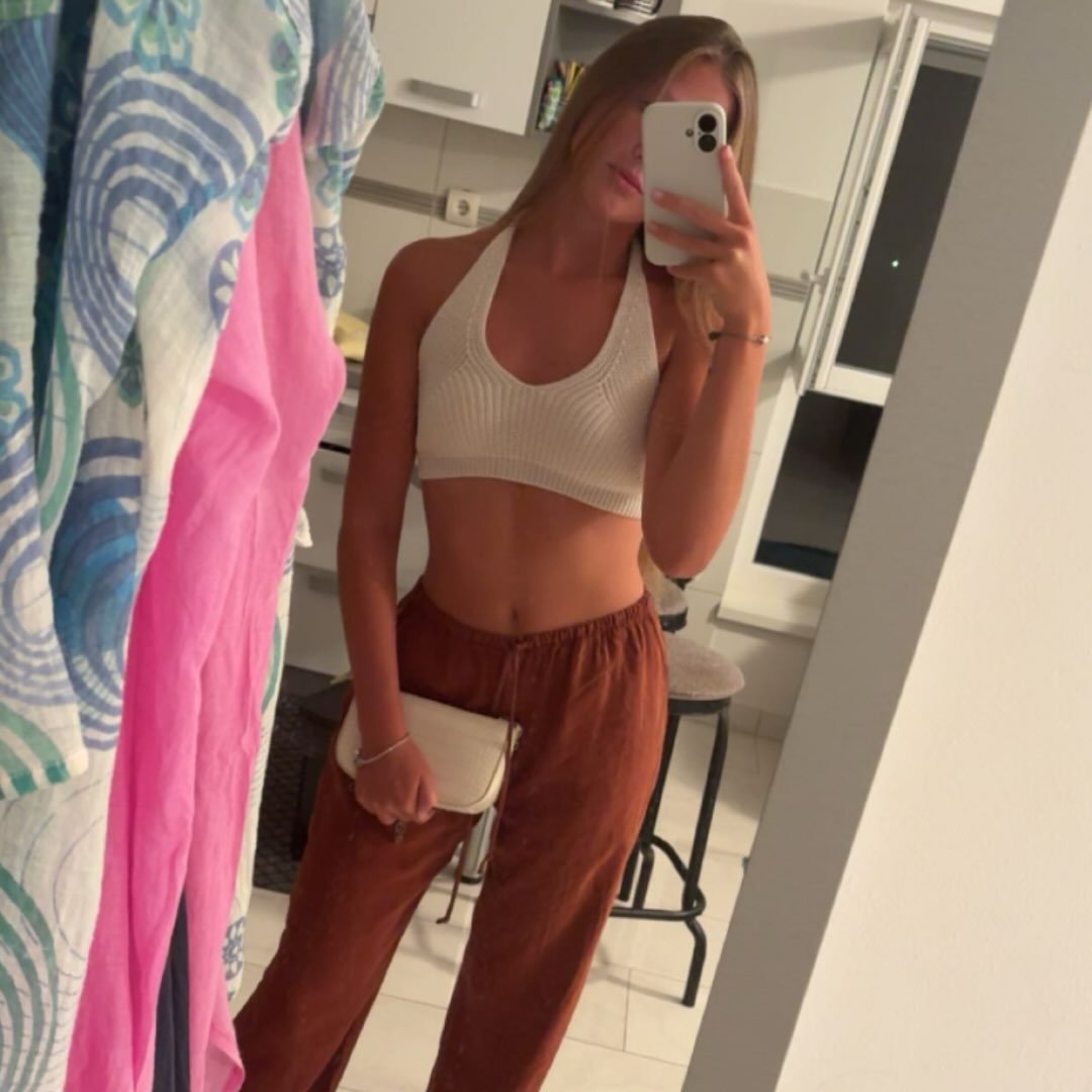 Instagram Profilbild von larakuzminovi