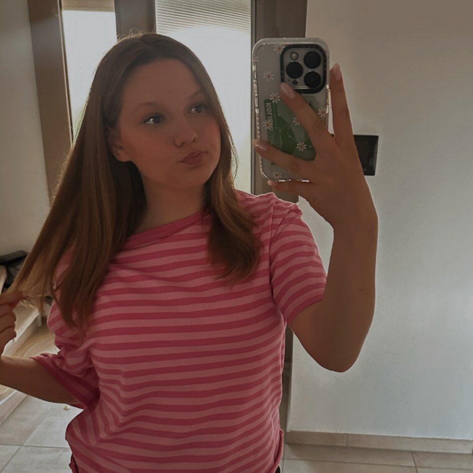 Instagram Profilbild von larina_emy
