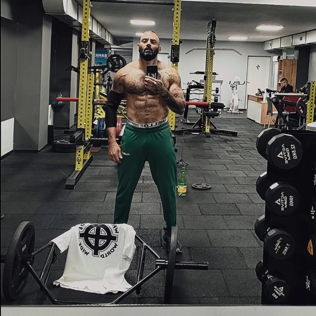 Instagram Profilbild von w.rev0luti0n