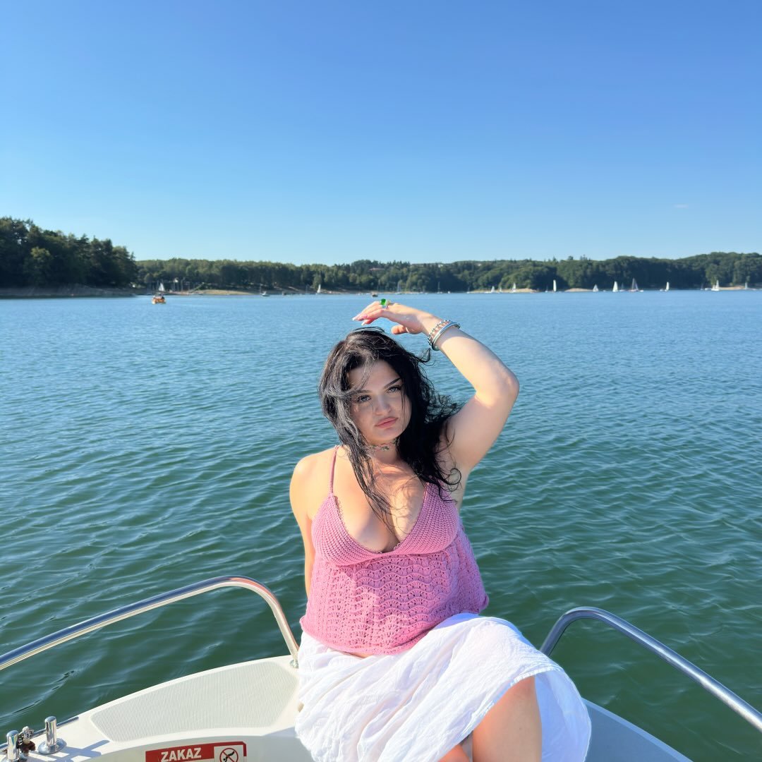 Instagram Profilbild von heloveschelly