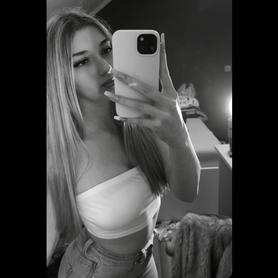 Instagram Profilbild von _.isvarbic