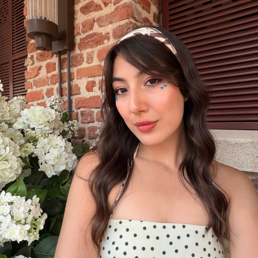 Instagram Profilbild von melinaghollarata