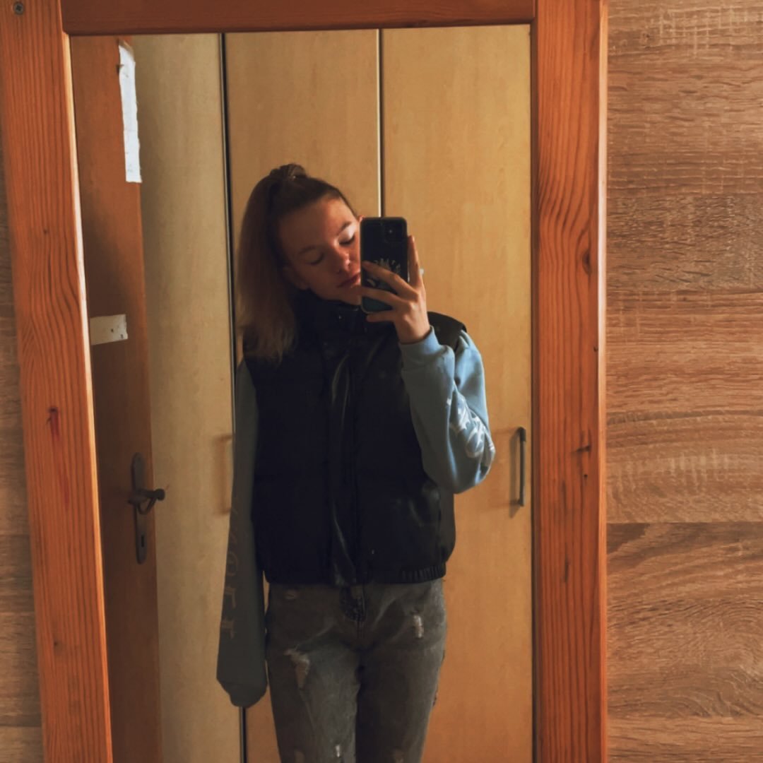 Instagram Profilbild von helloitzcarina