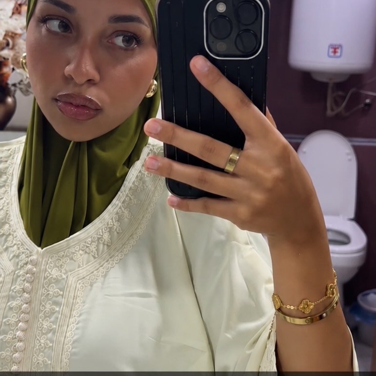 Instagram Profilbild von manal.sri