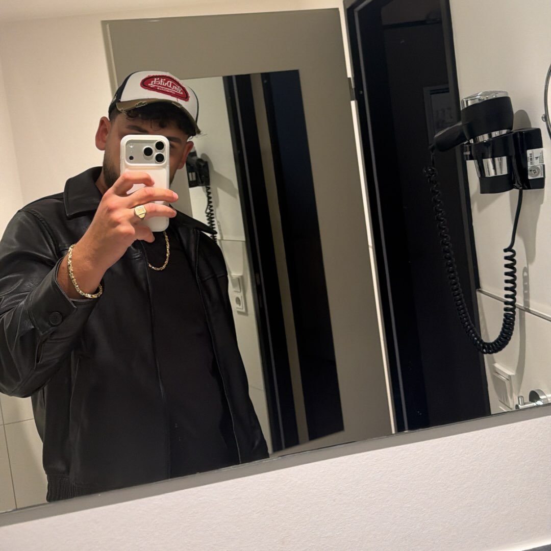 Instagram Profilbild von _esat19