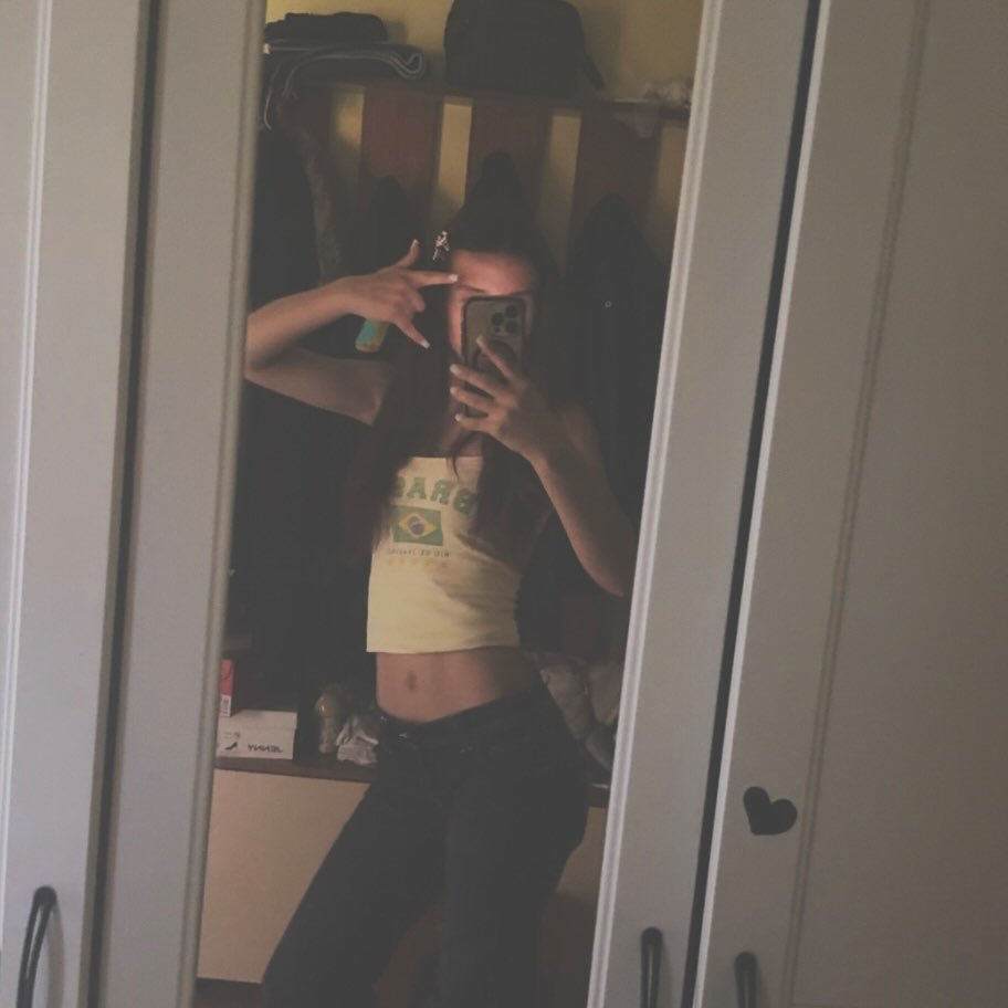 Instagram Profilbild von mel_ilievaaxx