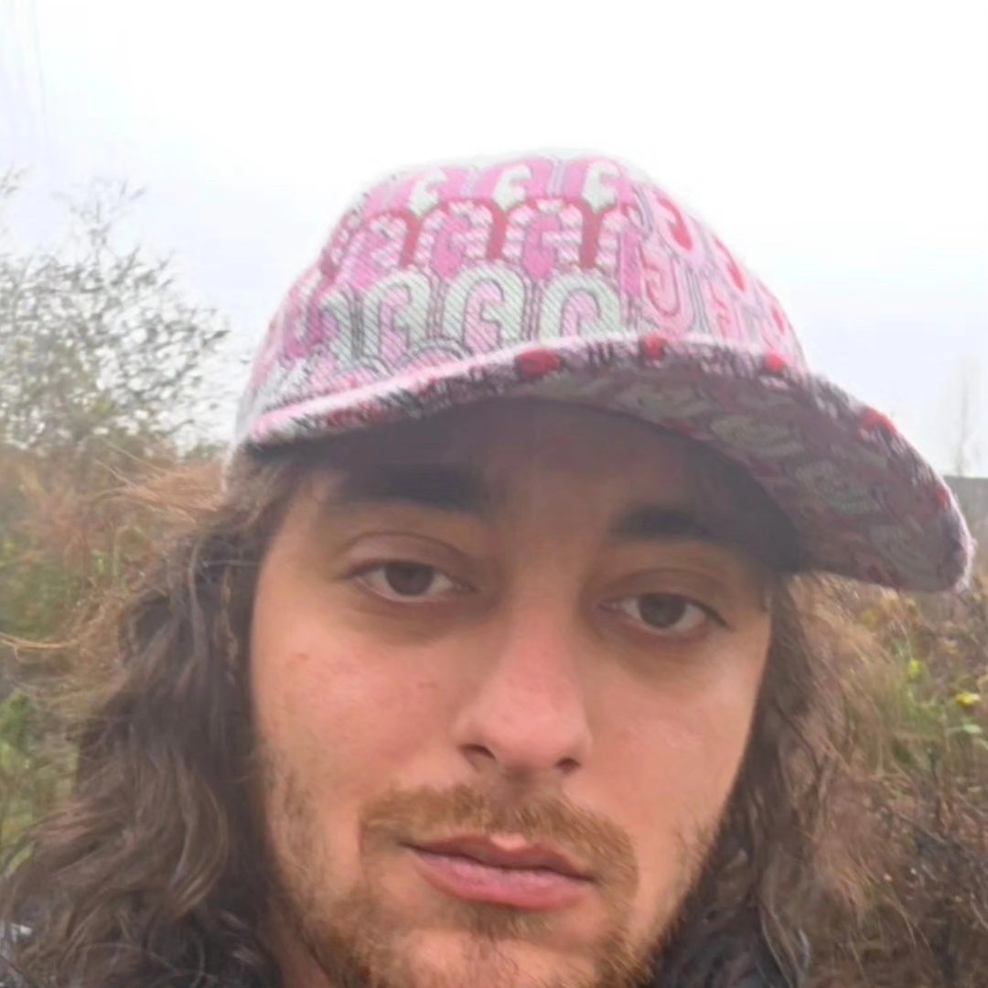 Instagram Profilbild von adam77789877