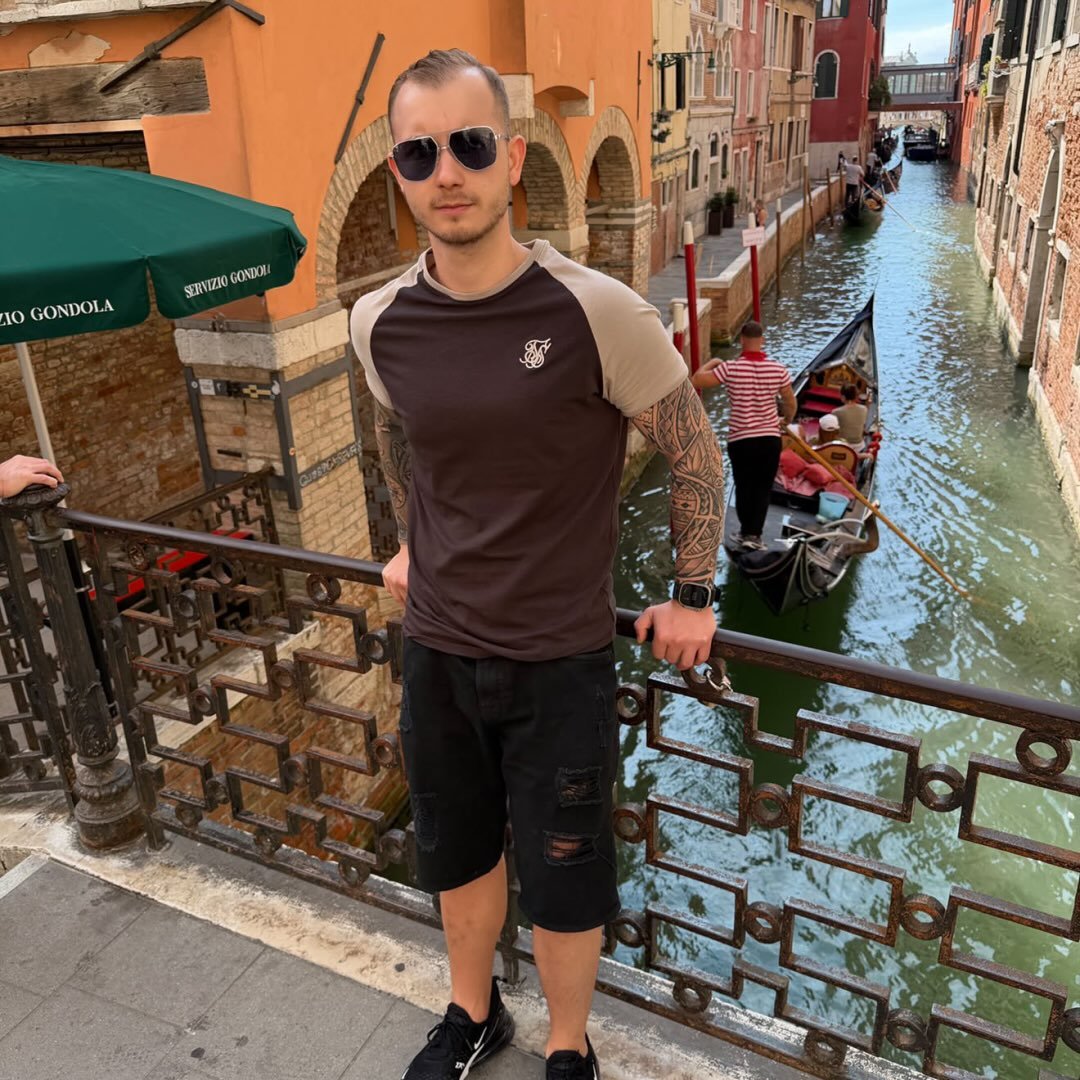 Instagram Profilbild von levente_49