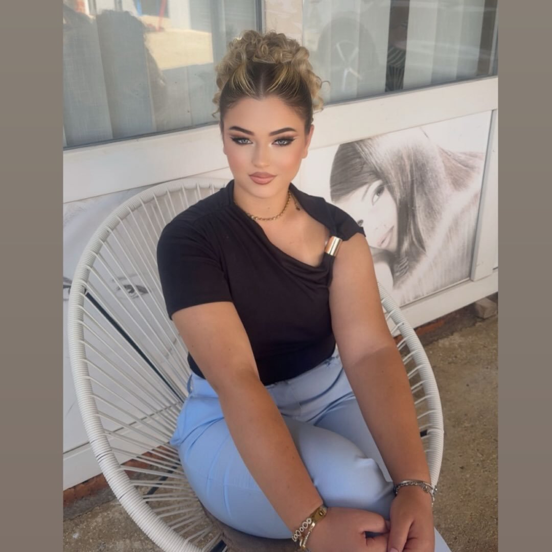Instagram Profilbild von _aadeelina_