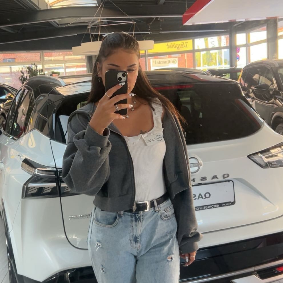 Instagram Profilbild von lowkeyysina