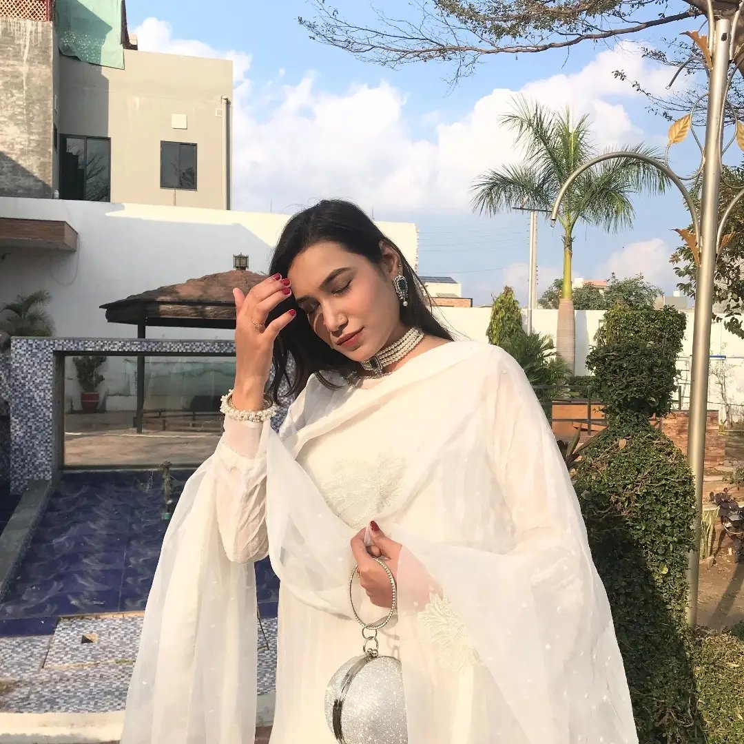 Instagram Profilbild von aimenkhann143