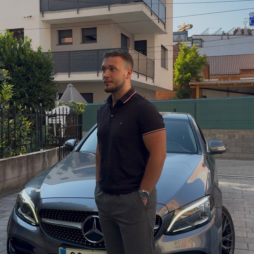 Instagram Profilbild von adoniskushaj