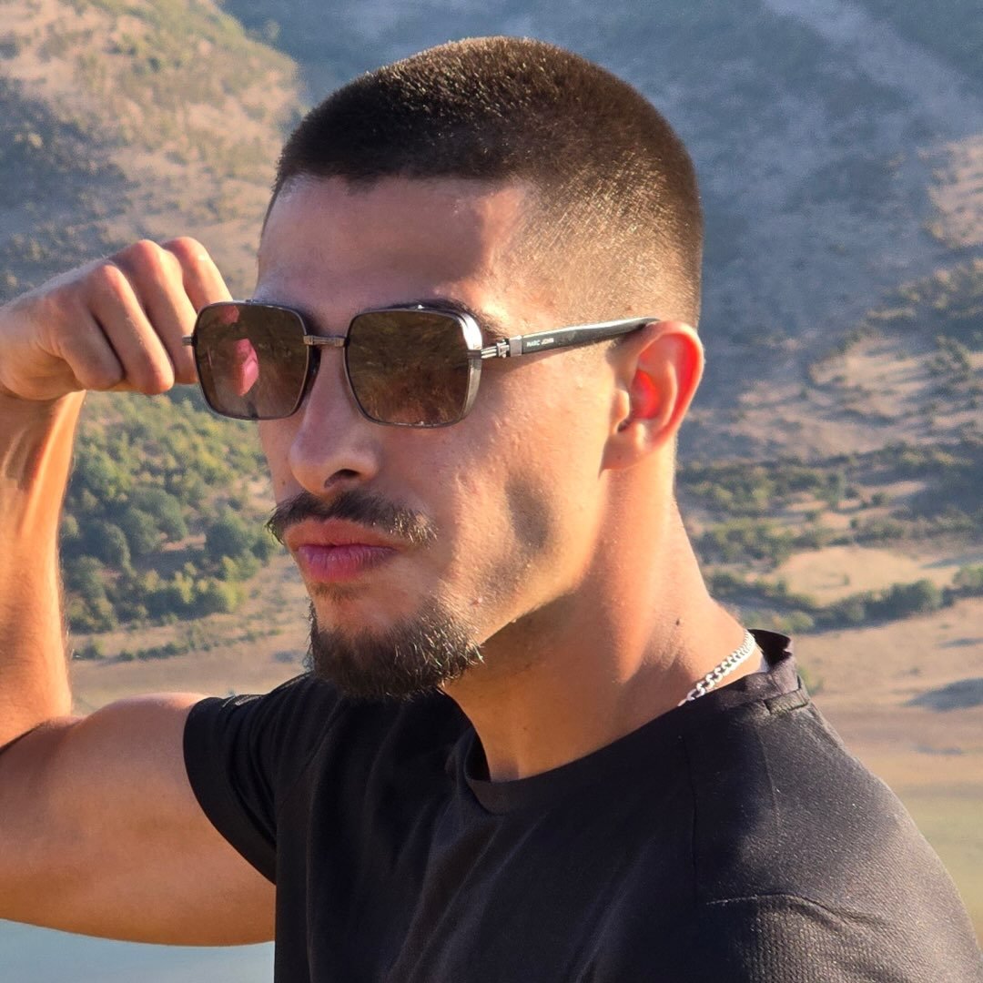 Instagram Profilbild von d1m0v_4