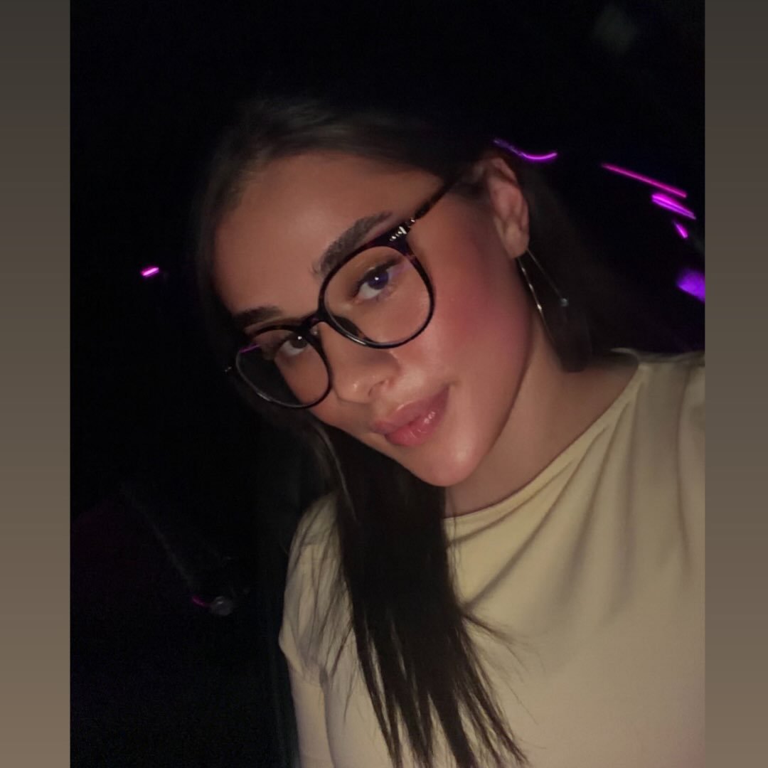 Instagram Profilbild von hel.aky
