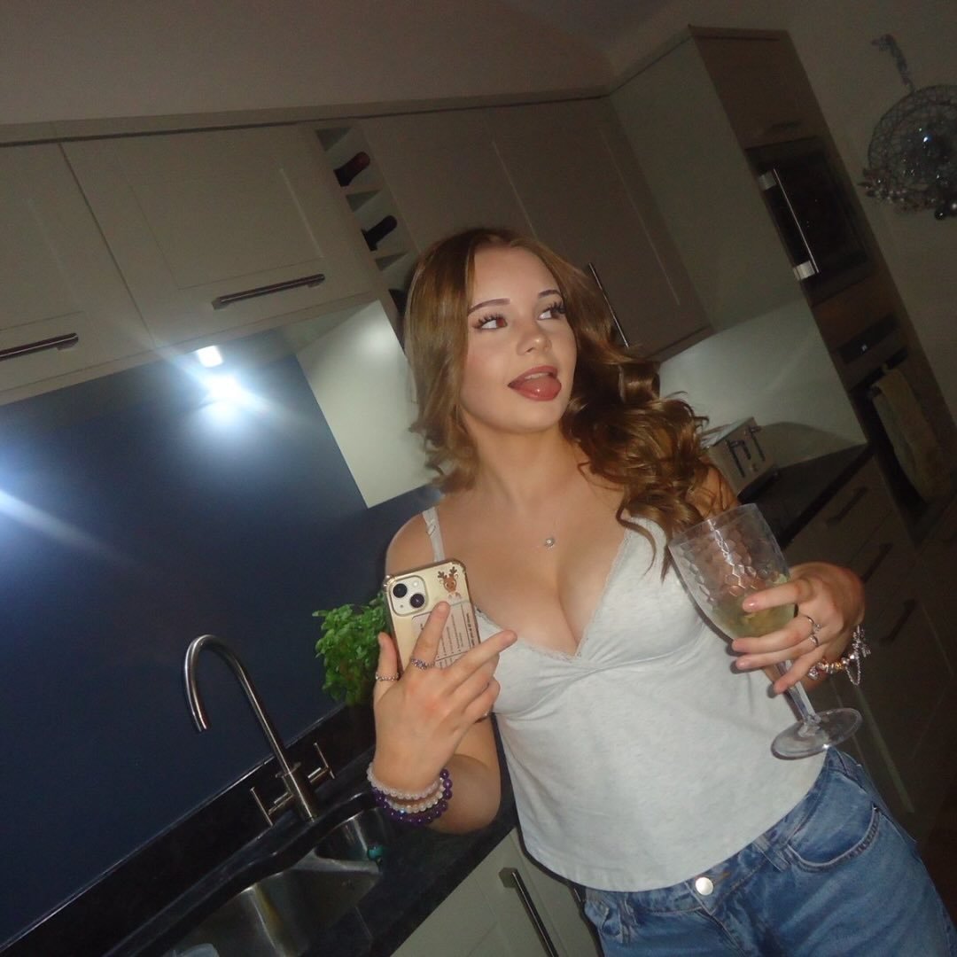 Instagram Profilbild von holliesprivate22
