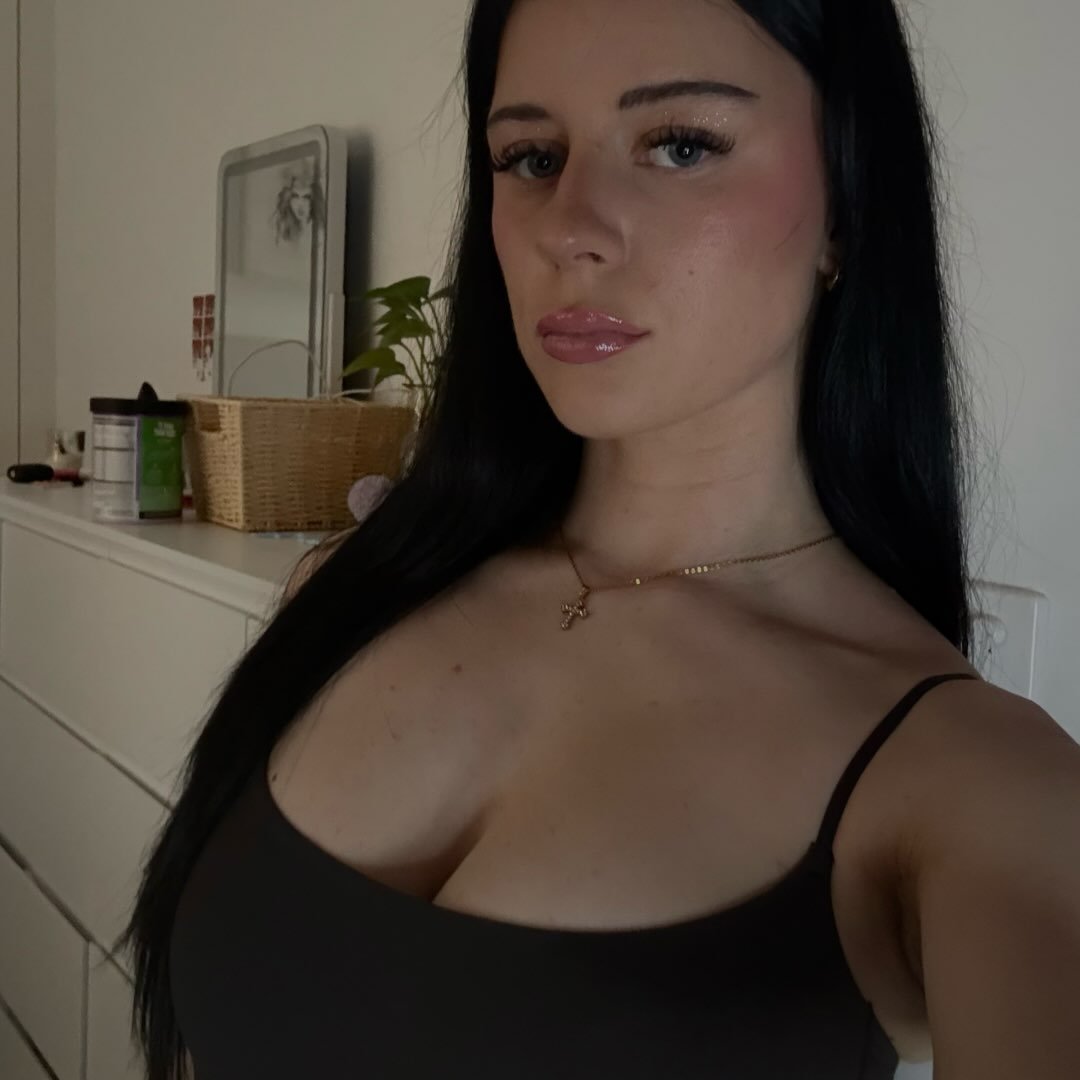 Instagram Profilbild von ellaacremin_